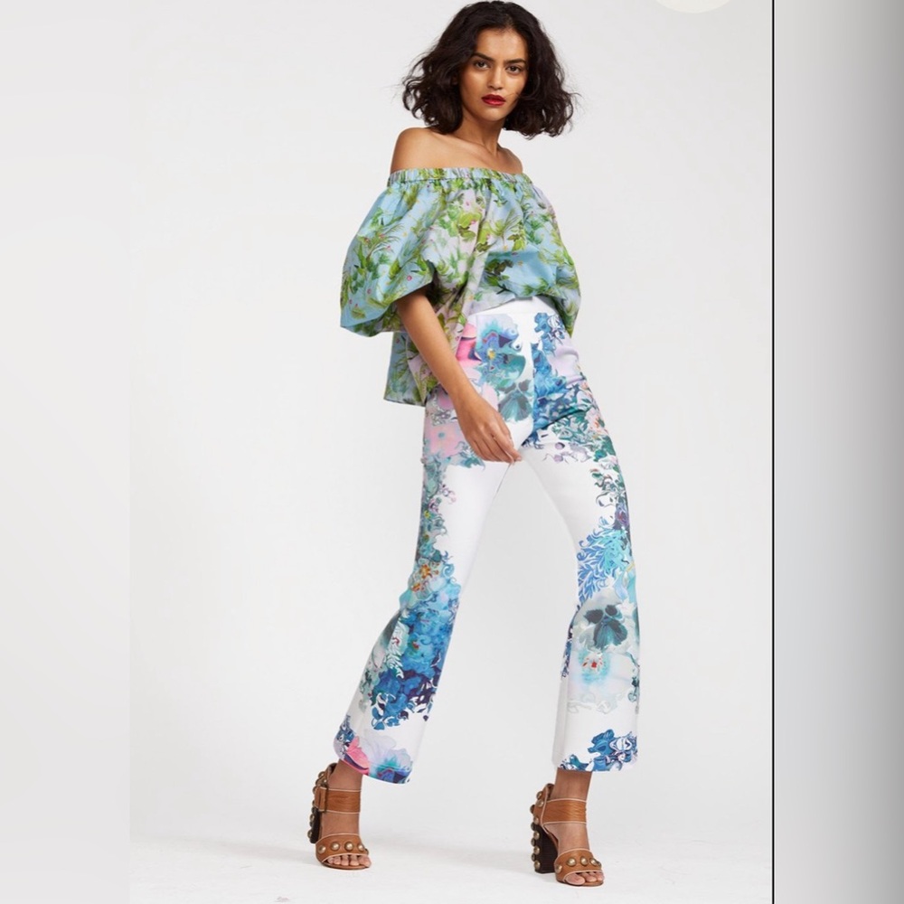 Cynthia Rowley Hourglass Floral Bonded Pants - White Floral. Size 2